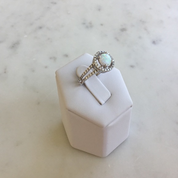 Sale $30 Firm! Sterling Silver White Opal Cz & Clear Cz Ring - Picture 14 of 17